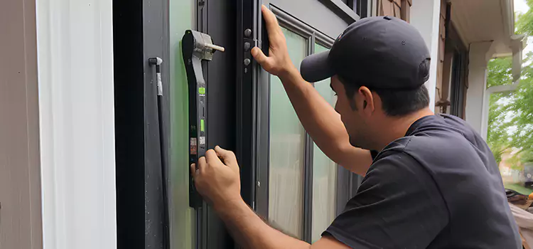 Fix Latch on Sliding Door Nederland