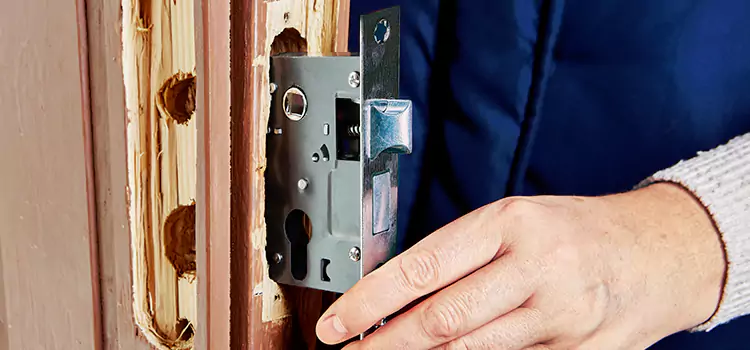 Garage Door Lock Replacement Nederland